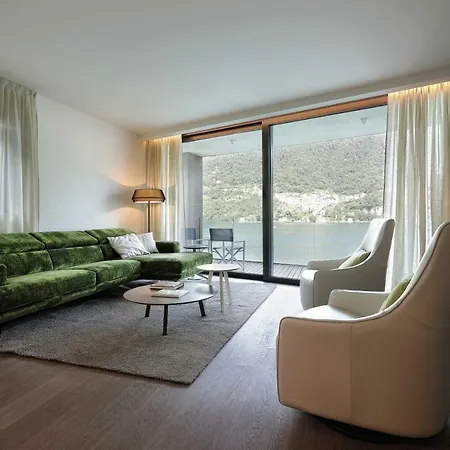 Como Lake 아파트 *