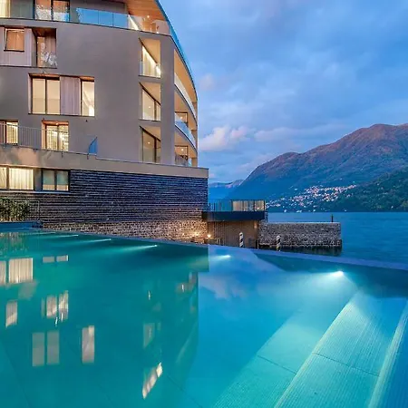 Como Lake 아파트